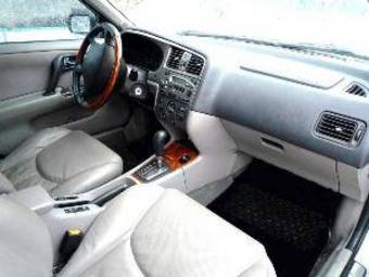 2001 Nissan Primera Pictures