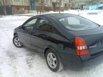 2001 Nissan Primera Pictures