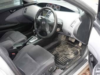 2001 Nissan Primera Pictures