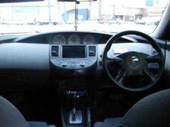 2001 Nissan Primera Images