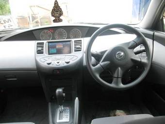 2001 Nissan Primera Pictures