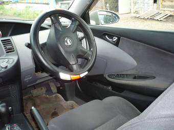 2001 Nissan Primera Images