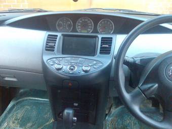 2001 Nissan Primera Photos