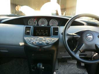 2001 Nissan Primera Pictures