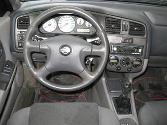 2001 Nissan Primera Pictures