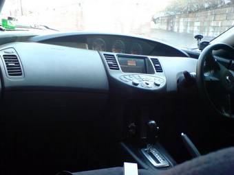 2001 Nissan Primera Photos