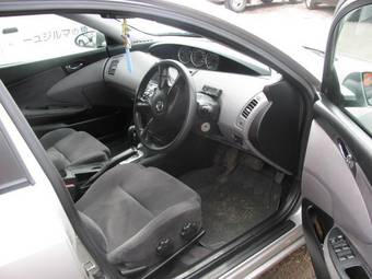 2001 Nissan Primera Pictures