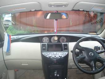 2001 Nissan Primera Pictures