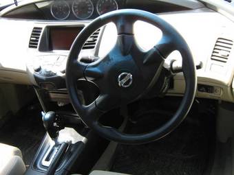2001 Nissan Primera Photos