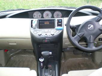 2001 Nissan Primera Photos