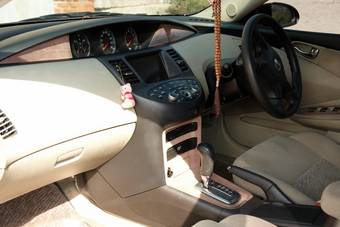 2001 Nissan Primera Pictures