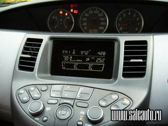 2002 Nissan Primera Photos