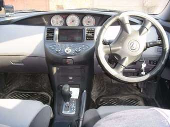 2002 Nissan Primera Pictures