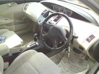 2002 Nissan Primera Photos
