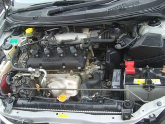 2002 Nissan Primera Photos