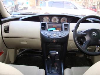 2002 Nissan Primera Photos
