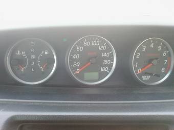 2002 Nissan Primera Photos