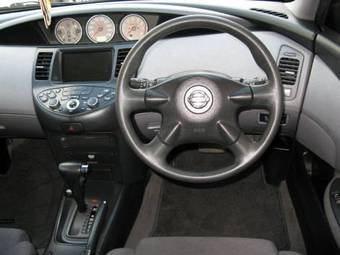 2002 Nissan Primera Pics