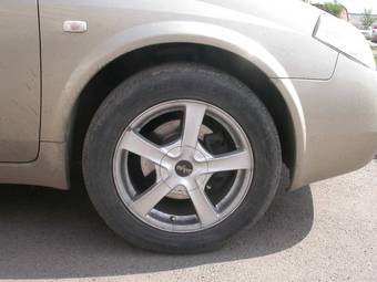 2002 Nissan Primera Pictures