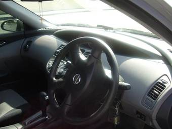 2002 Nissan Primera Pictures