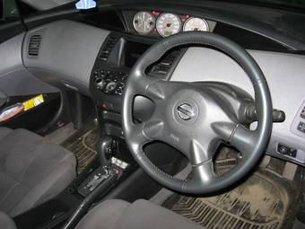2002 Nissan Primera Photos