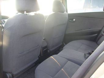 2003 Nissan Primera Photos
