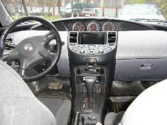 2003 Nissan Primera Pictures