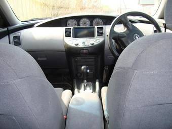 2003 Nissan Primera Photos