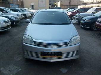 2003 Nissan Primera Photos