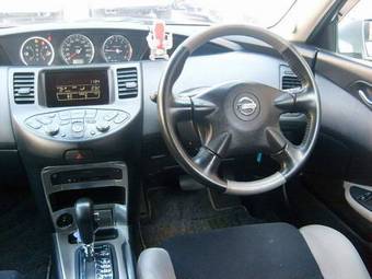 2003 Nissan Primera Images