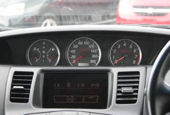 2003 Nissan Primera Photos