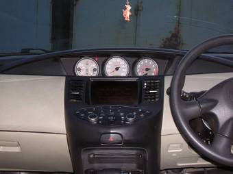 2003 Nissan Primera Pictures