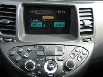 2003 Nissan Primera Photos
