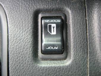 2003 Nissan Primera Photos