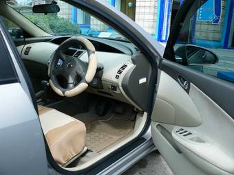 2003 Nissan Primera Photos