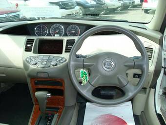 2003 Nissan Primera Pictures