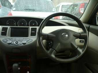 2004 Nissan Primera Images