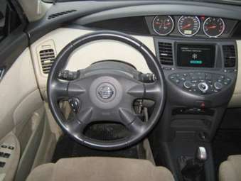 2004 Nissan Primera Photos