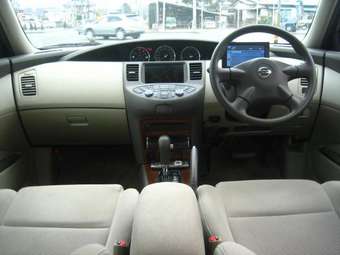 2004 Nissan Primera Pictures