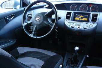 2004 Nissan Primera Photos