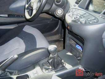 2004 Nissan Primera Pictures