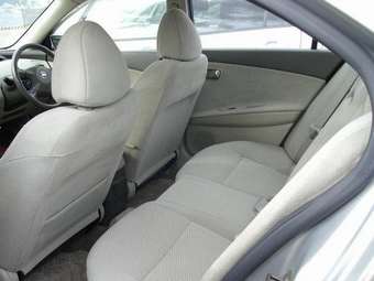 2004 Nissan Primera Photos