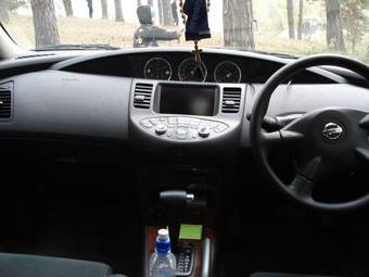 2004 Nissan Primera Pictures