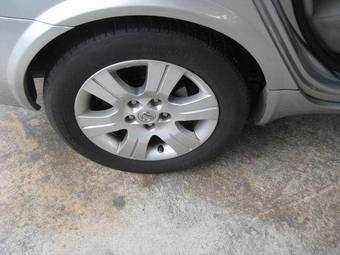 2004 Nissan Primera Pictures