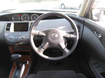 2004 Nissan Primera Photos