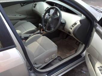 2004 Nissan Primera Pictures