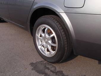 2004 Nissan Primera Photos