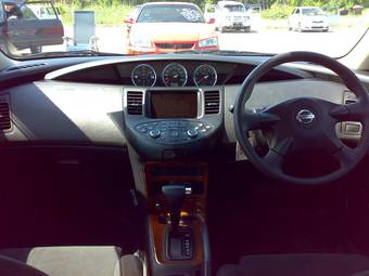2004 Nissan Primera Pics