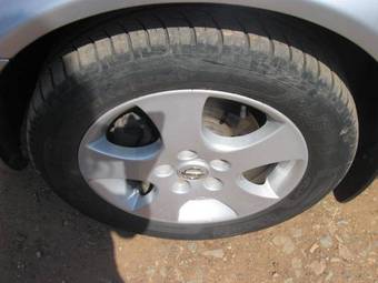 2004 Nissan Primera Photos