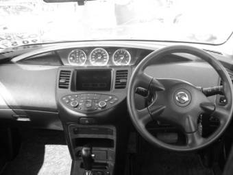 2004 Nissan Primera Photos